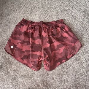 Lululemon Hotty Hot Low-Rise Lined Short 2.5"